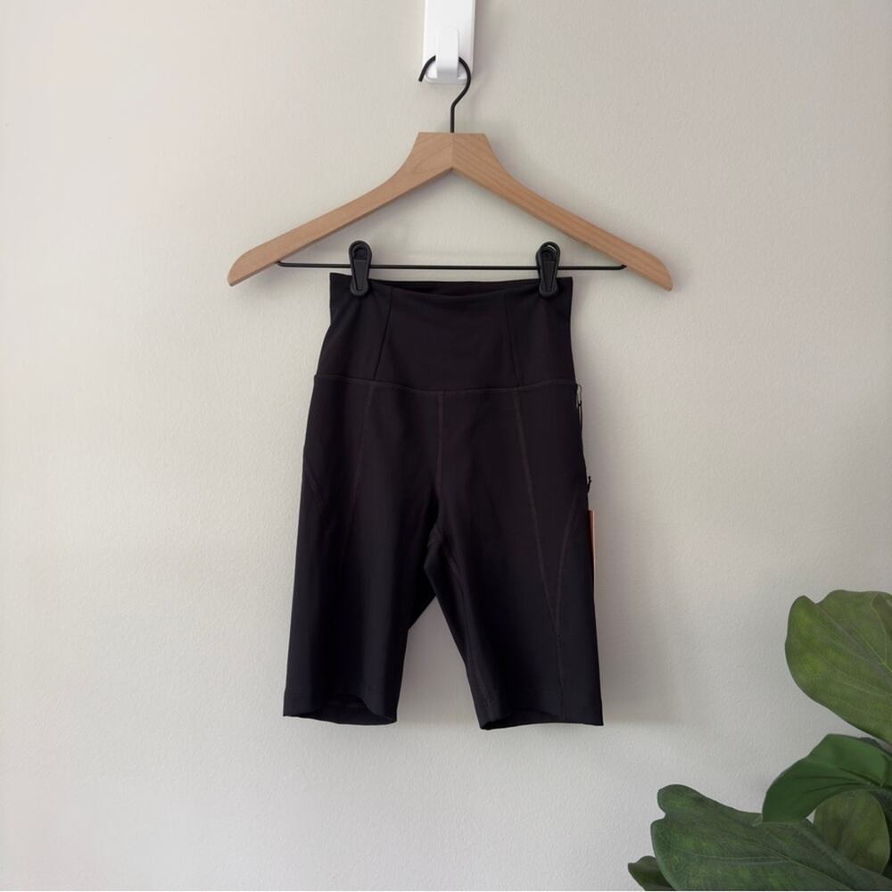 Girlfriend Collective Biker Shorts Stretch Recycled Polyester Spandex Athletic